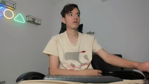 bunny online show from November 17, 2025, 12:22 pm