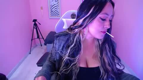 Snapshot of bunny_poison chatting on November 29, 2025, 1:47 pm ... . . ... online show from November 29, 2025, 1:47 pm