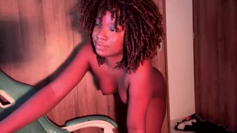 Snapshot of bunny_secrets chatting on October 7, 2025, 8:39 pm Isa online show from October 7, 2025, 8:39 pm