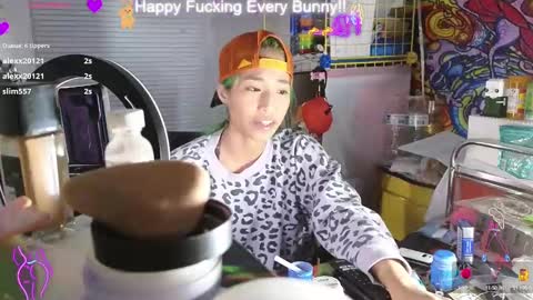 Snapshot of bunnycheekz chatting on January 27, 2025, 5:03 am Tokki bunny online show from January 27, 2025, 5:03 am