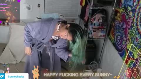 Snapshot of bunnycheekz chatting on November 23, 2025, 8:03 am Tokki bunny online show from November 23, 2025, 8:03 am