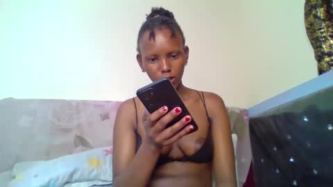 bunnydiva_ online show from October 27, 2025, 6:12 pm