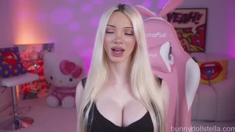 Snapshot of bunnydollstella chatting on November 13, 2025, 1:04 am Stella online show from November 13, 2025, 1:04 am