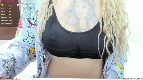 Snapshot of bunnyerotic_01 chatting on January 13, 2025, 3:23 am BUNNYEROTIC 01 online show from January 13, 2025, 3:23 am
