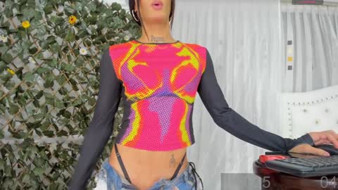 Angela Santini online show from February 5, 2025, 4:37 am