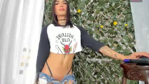 Angela Santini online show from March 11, 2025, 8:20 am