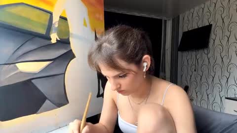 Snapshot of bunnytrussel chatting on May 10, 2026, 9:47 am Bella online show from May 10, 2026, 9:47 am