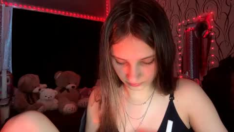 Snapshot of bunnytrussel chatting on May 25, 2026, 12:00 pm Bella online show from May 25, 2026, 12:00 pm