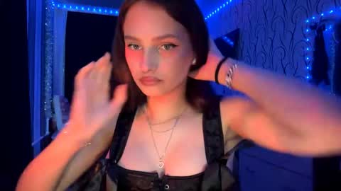 Snapshot of bunnytrussel chatting on May 29, 2026, 11:08 am Bella online show from May 29, 2026, 11:08 am