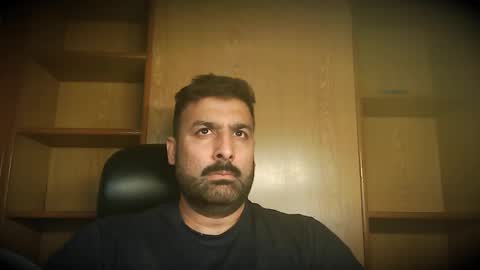 Hairy Arabian online show from November 4, 2025, 4:11 am