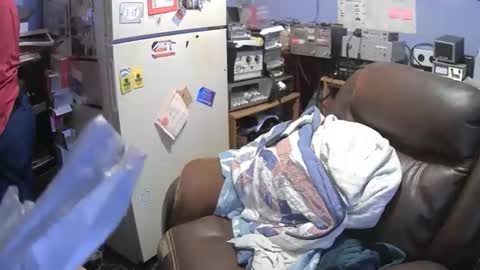 Snapshot of bushhunter23 chatting on December 16, 2025, 3:50 pm bushhunter23 online show from December 16, 2025, 3:50 pm