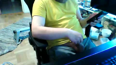 Snapshot of buskenkillen93 chatting on June 9, 2026, 12:50 pm i show all online show from June 9, 2026, 12:50 pm