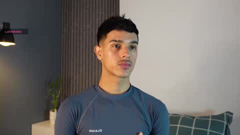 Snapshot of busterspinter chatting on September 19, 2025, 1:45 pm Buster independent model online show from September 19, 2025, 1:45 pm