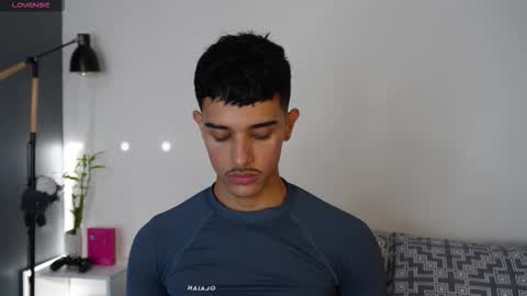 Snapshot of busterspinter chatting on October 19, 2025, 9:15 pm Buster independent model online show from October 19, 2025, 9:15 pm