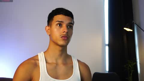 Snapshot of busterspinter chatting on April 1, 2026, 5:43 pm Buster independent model online show from April 1, 2026, 5:43 pm