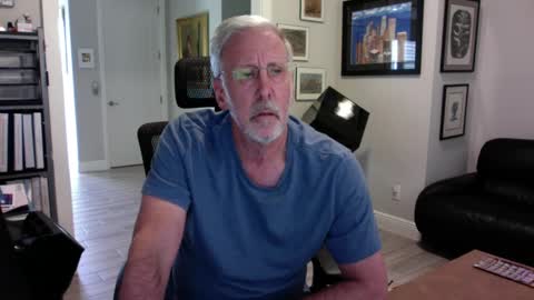 Snapshot of bustinout99 chatting on December 1, 2024, 8:09 pm afternoon wood online show from December 1, 2024, 8:09 pm