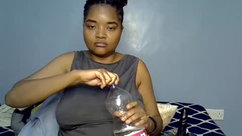 busty kenzi online show from July 1, 2026, 2:46 am