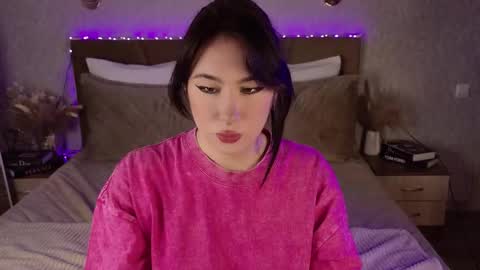 Snapshot of busty_lina chatting on October 18, 2025, 5:21 am Lina online show from October 18, 2025, 5:21 am