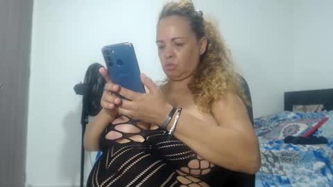 Snapshot of bustyamanda_ chatting on February 21, 2025, 7:23 am Amanda online show from February 21, 2025, 7:23 am