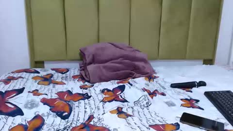 bustytessa37 online show from October 15, 2025, 3:12 pm