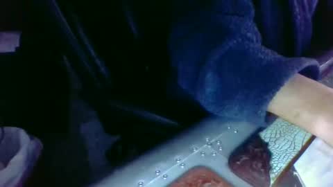 Snapshot of butslutt2 chatting on January 8, 2026, 12:18 pm butslutt2 online show from January 8, 2026, 12:18 pm