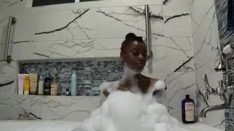 Goddess online show from November 25, 2025, 2:33 am