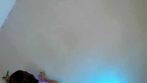 Snapshot of butter_cookiess chatting on September 24, 2025, 11:41 pm J E N online show from September 24, 2025, 11:41 pm