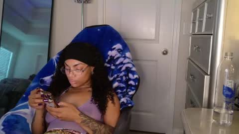 butterfly booty online show from May 19, 2026, 12:16 am
