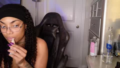 butterfly booty online show from May 19, 2026, 1:56 am