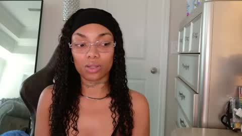 butterfly booty online show from May 21, 2026, 5:09 pm