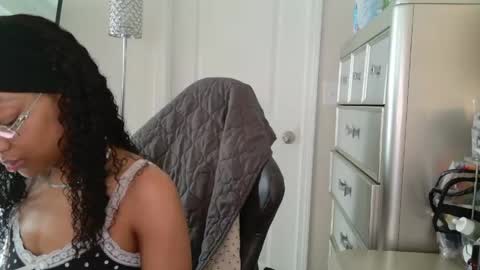 butterfly booty online show from May 28, 2026, 12:57 pm