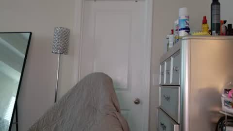 butterfly booty online show from June 12, 2026, 4:50 pm