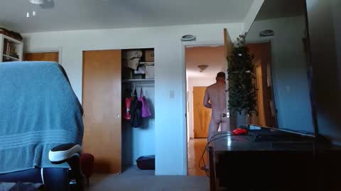 Snapshot of bwall1425 chatting on April 7, 2026, 7:36 pm bwall1425 online show from April 7, 2026, 7:36 pm