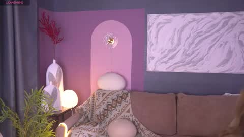 Kira online show from October 14, 2025, 12:17 pm