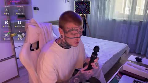 Snapshot of c10h15on chatting on February 5, 2026, 8:41 am c10h15on online show from February 5, 2026, 8:41 am