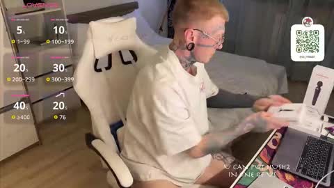 Snapshot of c10h15on chatting on February 13, 2026, 4:41 am c10h15on online show from February 13, 2026, 4:41 am