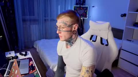 Snapshot of c10h15on chatting on February 18, 2026, 3:35 am c10h15on online show from February 18, 2026, 3:35 am