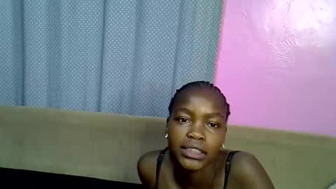 Snapshot of c_trish chatting on October 5, 2025, 6:50 pm C--trish online show from October 5, 2025, 6:50 pm