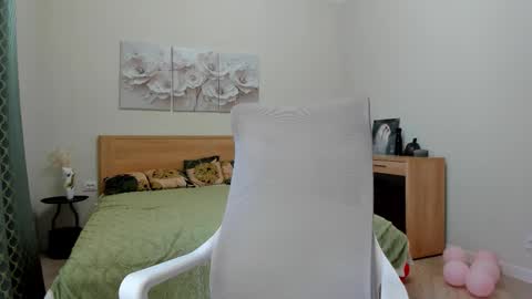 Snapshot of caelestiss chatting on March 5, 2026, 2:40 am Lita online show from March 5, 2026, 2:40 am