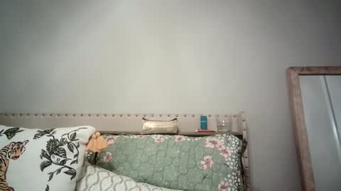 Caitie Citrine online show from December 4, 2024, 4:05 pm