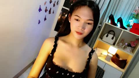 Snapshot of caitlin_x chatting on April 25, 2026, 11:46 am caitlin online show from April 25, 2026, 11:46 am