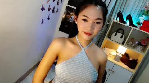 Snapshot of caitlin_x chatting on April 25, 2026, 7:33 pm caitlin online show from April 25, 2026, 7:33 pm