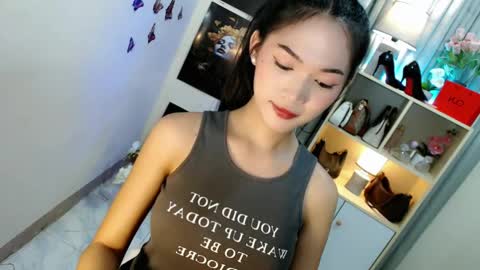 Snapshot of caitlin_x chatting on May 10, 2026, 11:21 pm caitlin online show from May 10, 2026, 11:21 pm