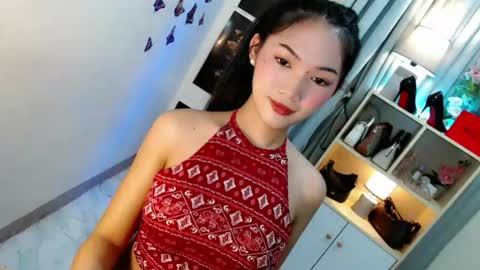 Snapshot of caitlin_x chatting on May 19, 2026, 11:33 pm caitlin online show from May 19, 2026, 11:33 pm