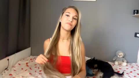 Snapshot of caitlinmorgenroth chatting on October 20, 2025, 8:37 am Kate online show from October 20, 2025, 8:37 am