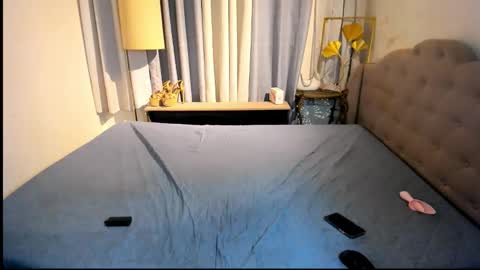 C A I T L Y N online show from November 2, 2025, 7:00 am