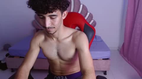 Snapshot of caius_fox chatting on January 7, 2026, 11:40 pm caius online show from January 7, 2026, 11:40 pm