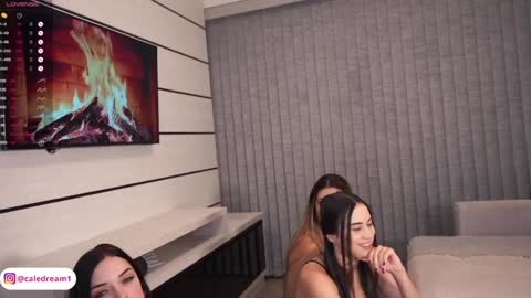 Snapshot of calehot98 chatting on November 10, 2025, 2:32 am https online show from November 10, 2025, 2:32 am