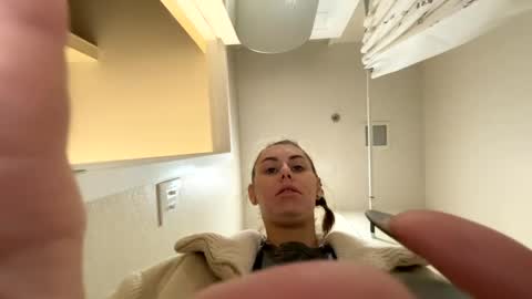 Snapshot of calicambri chatting on October 23, 2025, 11:53 am The Cali Cambri online show from October 23, 2025, 11:53 am