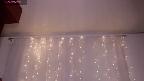 Snapshot of californnia_ebony chatting on March 6, 2026, 1:24 am Ana online show from March 6, 2026, 1:24 am